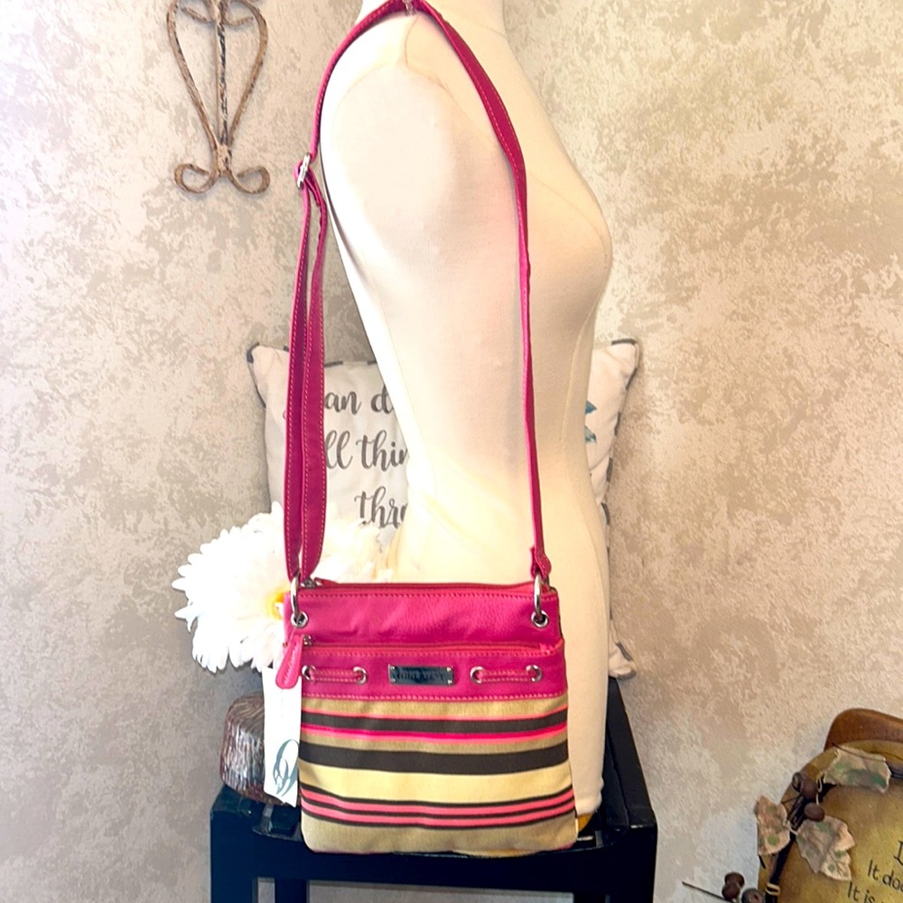 NWT⭐️NINE💕WEST Crossbody PURSE/ BAG. Approximately 8.75” X 9” Adjustable Strap